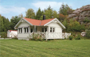 Гостиница Holiday home Kvarnviksvägen Hjälteby  Хьялтебю